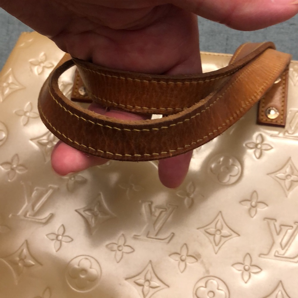Louis Vuitton Monogram Vernis Yellow Leather Tote - Picture 4 of 12